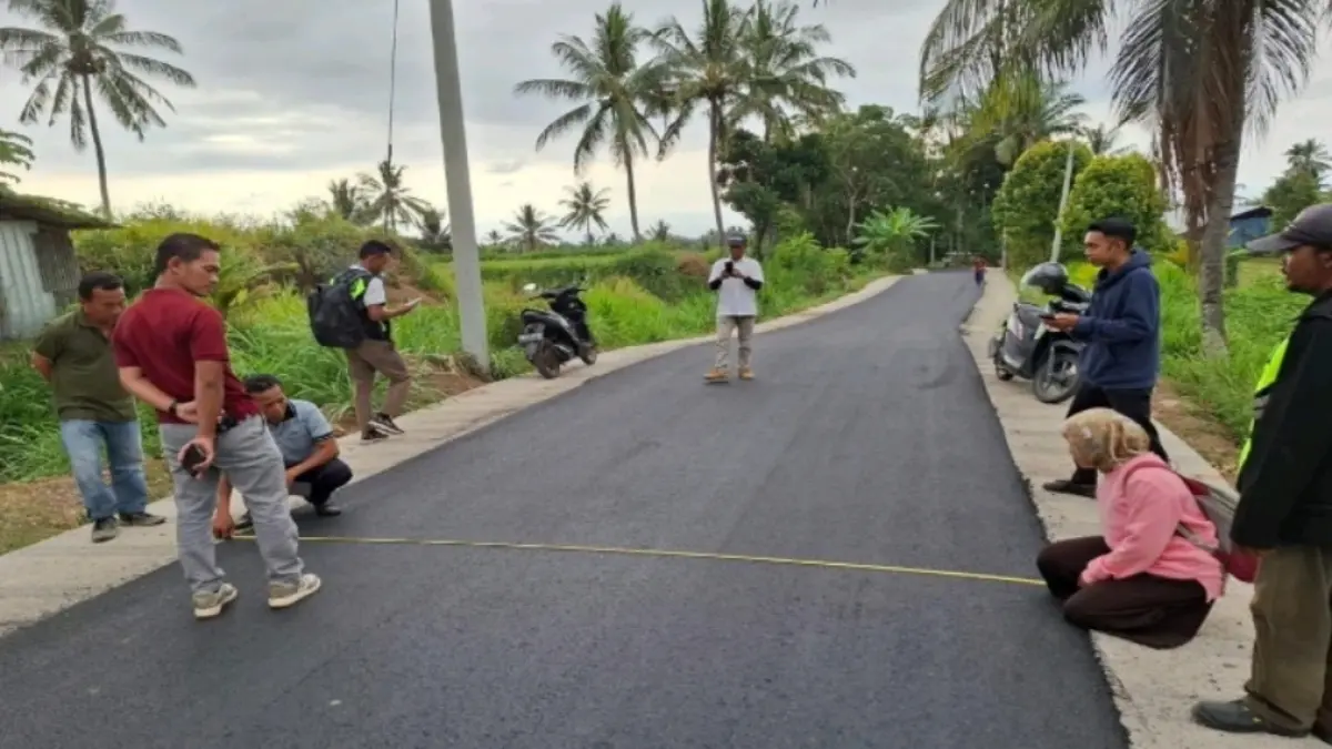 JALAN MULUS: Angka kemantapan jalan di KLU terus bertambah. Hingga pertengahan 2026, panjang jalan mantap mencapai 287,93 kilometer.