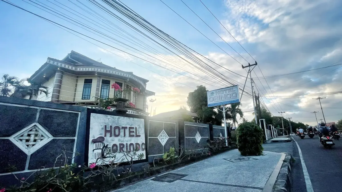 OKUPANSI MENINGKAT: Salah satu hotel di Mataram. Okupansi hotel di Mataram mengalami lonjakan menjadi 80 persen Selama perhelatan Pekan Olahraga Provinsi (Porprov) NTB XII 2026. (IVAN/LOMBOK POST)