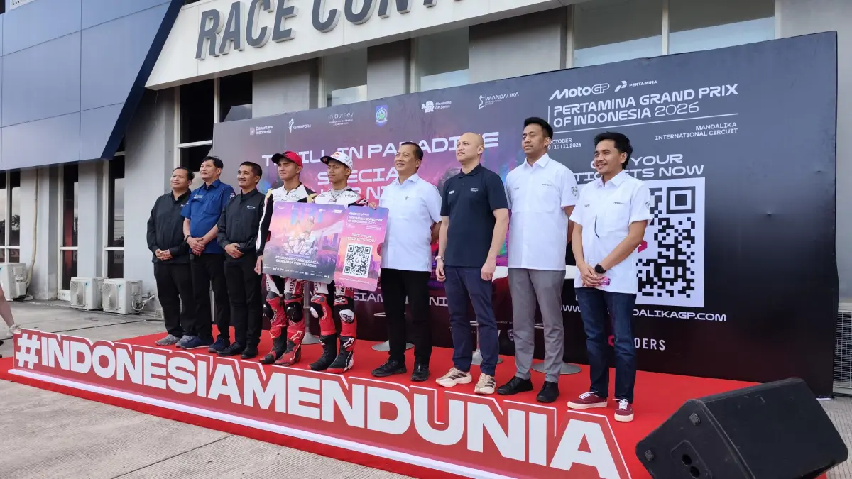 Peluncuran program potongan harga tiket MotoGP Mandalika 2026 sebesar 50 persen khusus bagi masyarakat NTB di Sirkuit Internasional Mandalika, Selasa (21/7). 