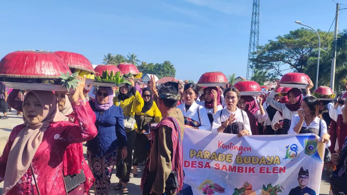 SEMARAK: Peserta parade desa dan budaya dilepas di eks terminal Tanjung 