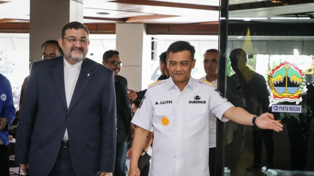 Gubernur Jawa Tengah Ahmad Luthfi menerima kunjungan Duta Besar Iran untuk Indonesia Mohammad Boroujerdi di kantor Gubernur Jateng, Rabu (22/7).&nbsp;