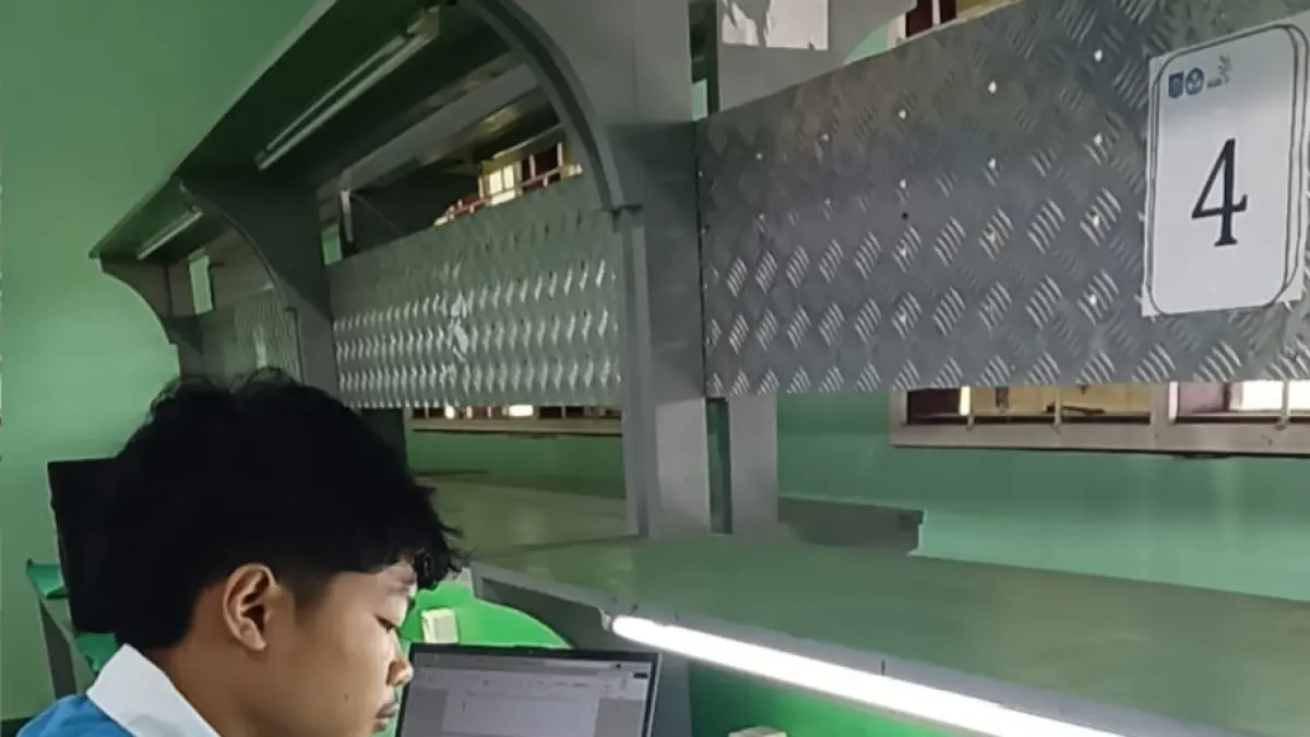 LOMBA ELEKTRONIKA: Agil Sarful Anam, siswa SMKN 3 Selong, mengikuti lomba elektronika tingkat Provinsi NTB belum lama ini