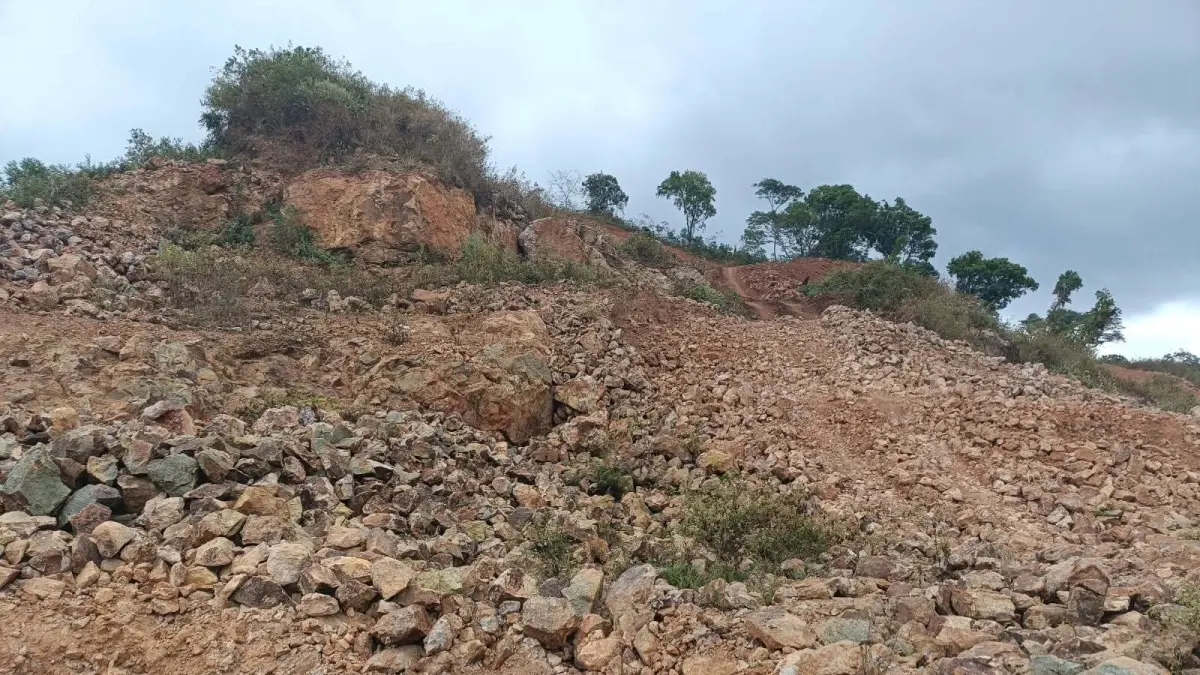 Tampak tambang rakyat di Desa Lantung, Kecamatan Lantung, Sumbawa, Selasa (21/7).