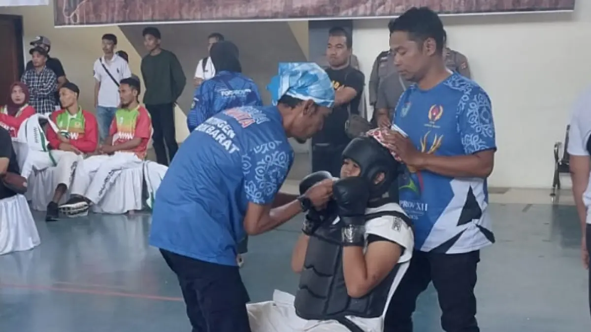 JUARA: Tarung Derajat Satlat Meninting Kecamatan Batu Layar  menyumbangkan satu medali emas untuk Lombok Barat pada gelaran Porprov NTB XII 2026 dari Nomor Tarung Putri atas nama Nathania Agustina Rahmadani. (Istimewa) 