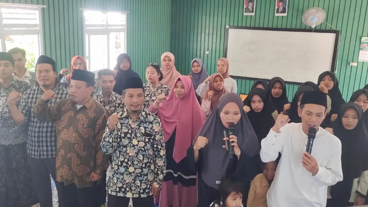 KOMITMEN: Pembacaan deklarasi Anti kekerasan di Pondok Pesantren Assa