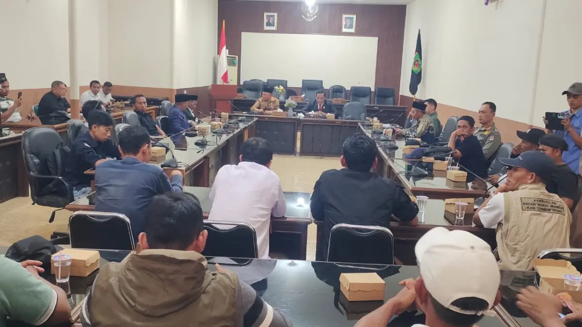 SAMAKAN PERSEPSI: Forum Kadus hearing dengan Komisi I DPRD Lombok Utara.