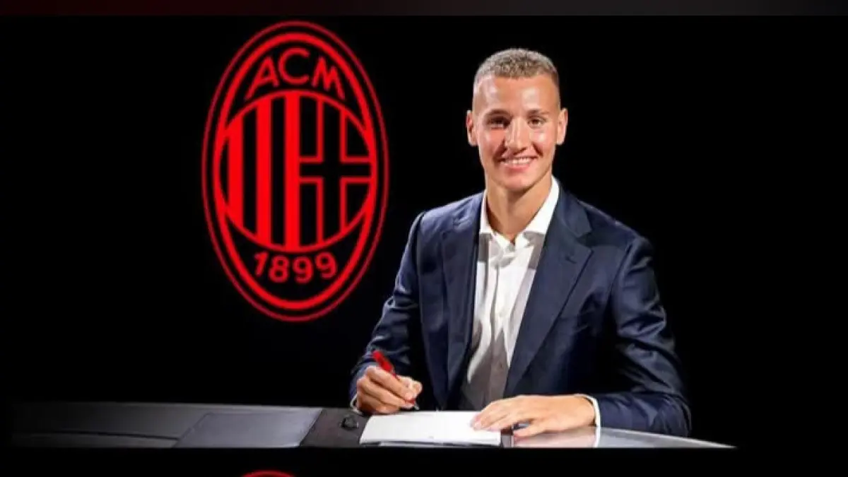 MUDA BERBAHAYA: Francesco Camarda, pemain muda AC Milan yang menandatangani kontrak baru hingga 2031. (Istimewa) 