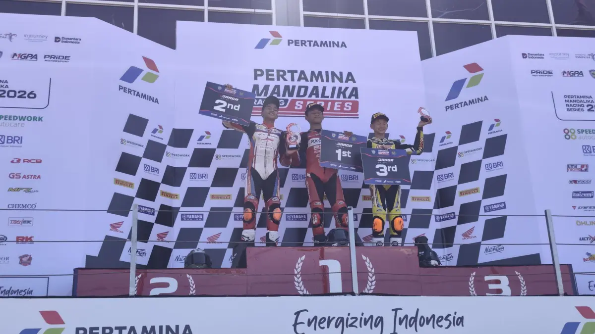 Pembalap muda kebanggaan Nusa Tenggara Barat (NTB), Gian Muhammad Gibran, tampil memukau pada ajang Pertamina Mandalika Racing Series (MRS) 2026 Putaran Ketiga. 