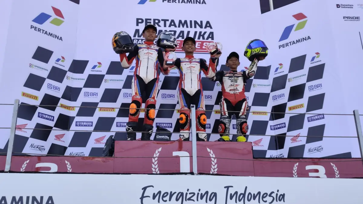 Bintang Pranata Sukma keluar sebagai pemenang IJTC U-15 di Race 2 Mandalika Racing Series 2026 Round 3 di Sirkuit Internasional Mandalika, Minggu (26/7). 