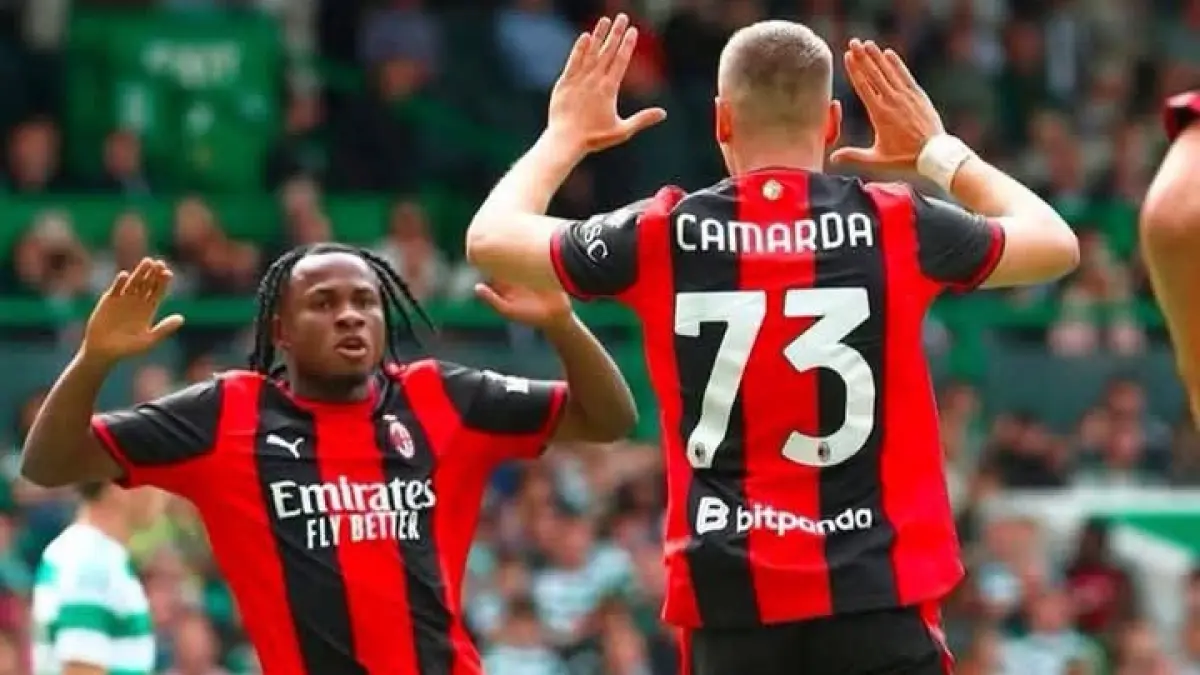 KOLABORASI: Pemberi assist Samuel Chukwueze dan pencetak gol AC Milan Francesco Camarda. (Istimewa) 
