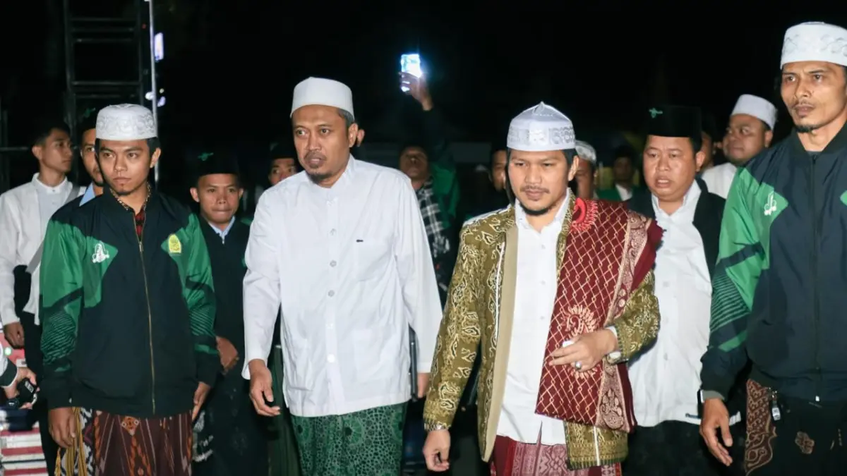 MENUJU PANGGUNG: KH Ma