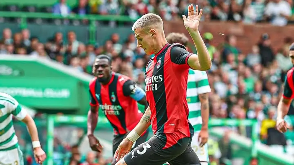 GOL PINALTI: Eksekusi dingin Francesco Camarda saat AC Milan kontra Glasgow Celtic. (Istimewa) 