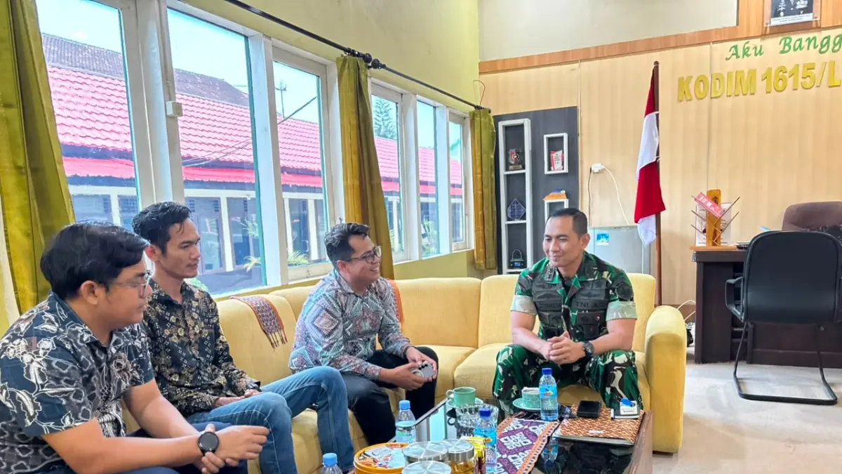 Manager PLN UP3 Selaparang Seno Wuryanto bersama jajaran bersilaturahmi dengan Dandim 1615/Lombok Timur Letkol Inf. Hadiyansyah.