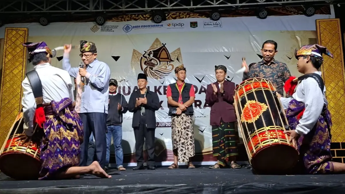 PUKUL GONG: Suasana pembukaan Pekan Pemajuan Kebudayaan Lombok Utara, belum lama ini.