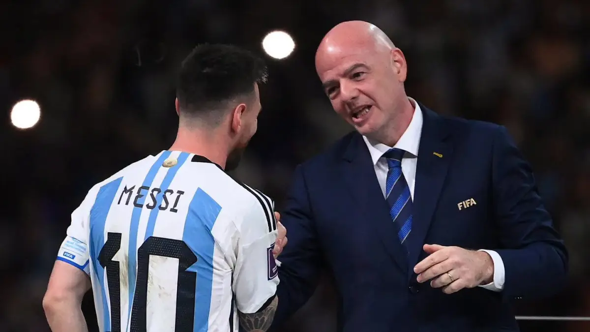 Surat pribadi Gianni Infantino ke AFA bocor di tengah investigasi final Piala Dunia 2026. Puji Argentina usai ricuh lawan Spanyol
