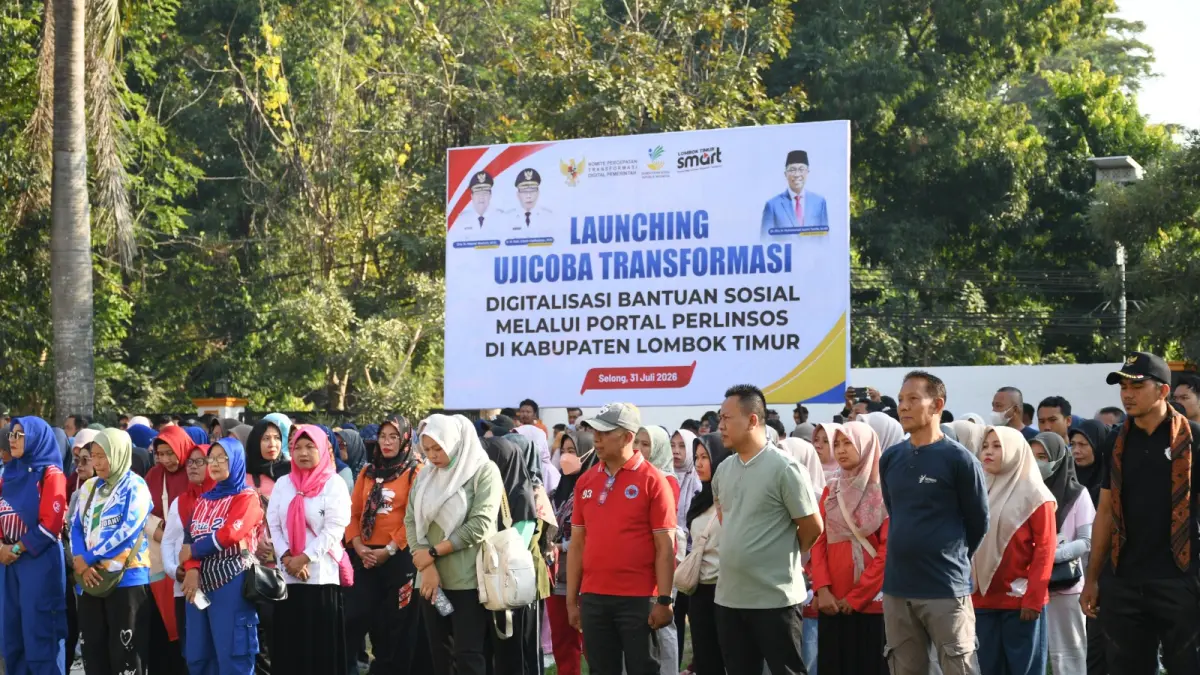 PERLINDUNGAN SOSIAL: Bupati Lombok Timur Haerul Warisin meluncurkan uji coba transformasi digitalisasi bantuan sosial melalui Portal Perlindungan Sosial.
