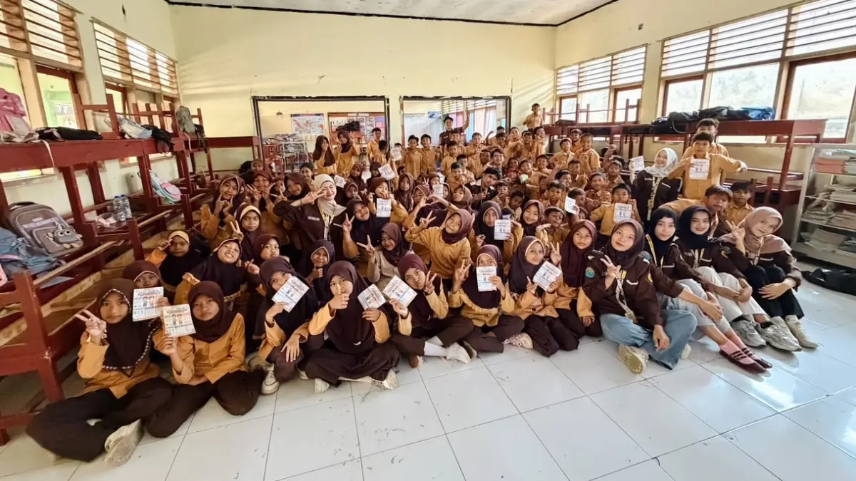 KKN-PMD Unram mengedukasi siswa SDN 2 Pringgabaya Utara tentang batasan tubuh.
