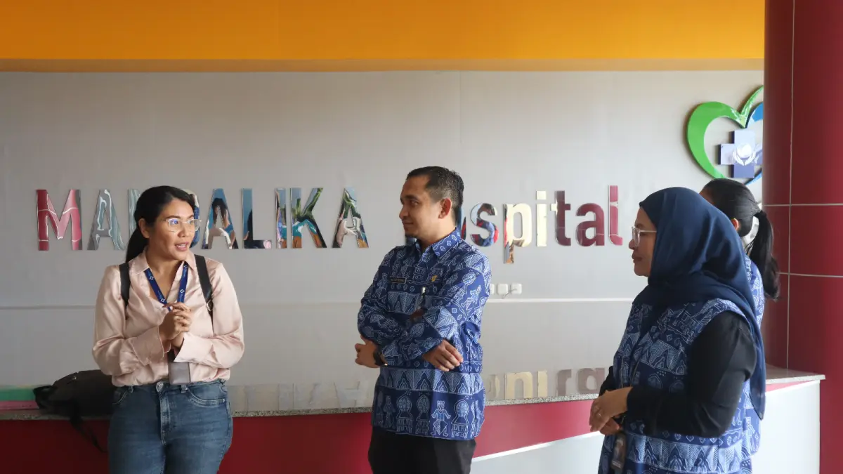 Suasana diskusi antara jajaran manajemen RS Mandalika dan Bali International Hospital (BIH) saat membahas peluang kerja sama pengembangan health tourism, peningkatan mutu layanan kesehatan, serta penguatan kompetensi tenaga medis di RS Mandalika, Kamis (30/7).