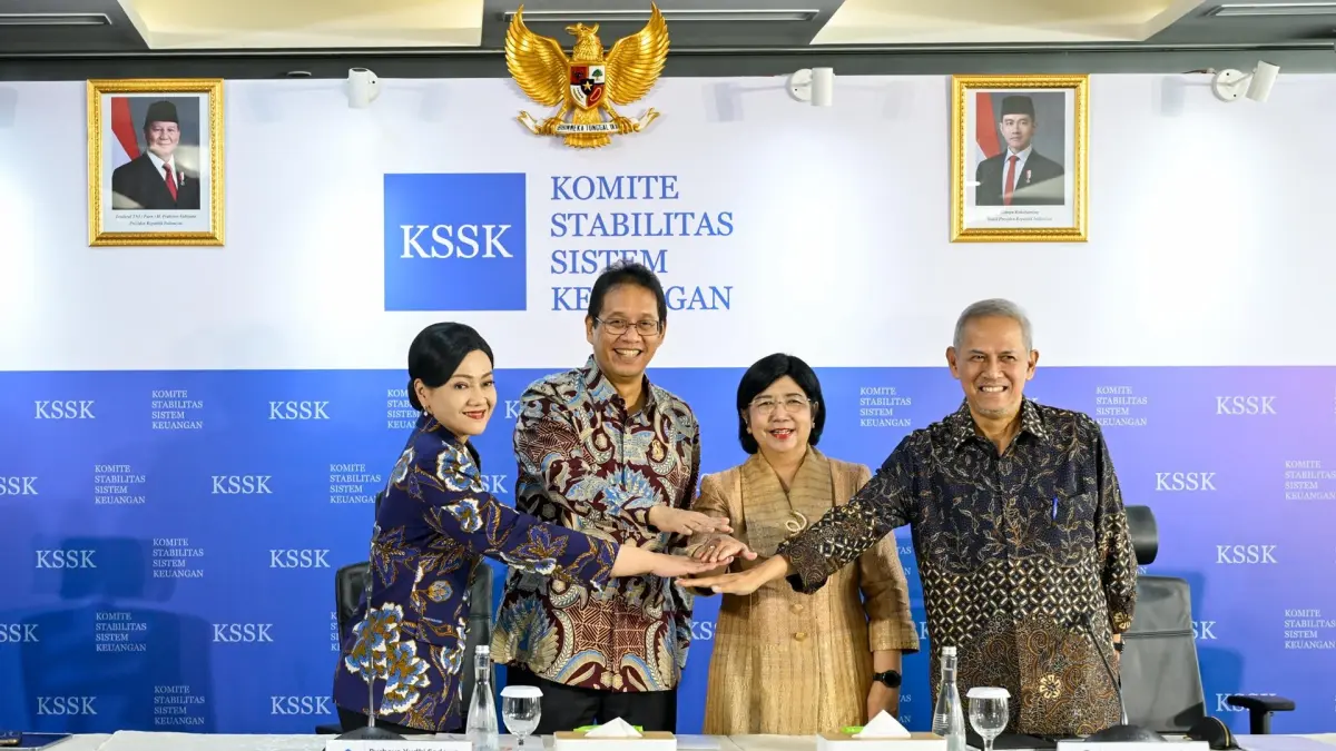 HASIL ASESMEN: Dari kiri, Ketua Dewan Komisioner OJK Friderica Widyasari Dewi, Menteri Keuangan Purbaya Yudhi Sadewa, Pejabat Gubernur BI Sementara Destry Damayanti, dan Ketua Dewan Komisioner Lembaga Penjamin Simpanan Anggito Abimanyu usai konferensi pers Hasil Rapat Komite Stabilitas Sistem Keuangan di Jakarta, Senin (3/8).