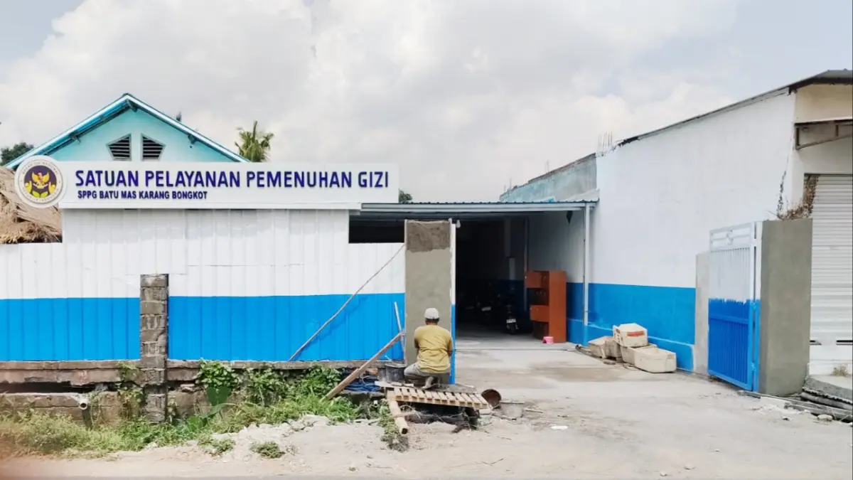 Penampakan kantor baru SPPG Karang Bongkot milik Yayasan Batu Emas Lombok Barat.