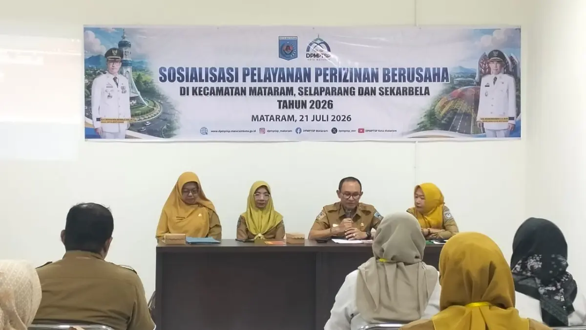 Kepala Dinas DPMPTSP Kota Mataram Novian Rosmana menekankan pentingnya kolaborasi dengan ASN di tingkat kecamatan sebagai garda terdepan pelayanan publik.