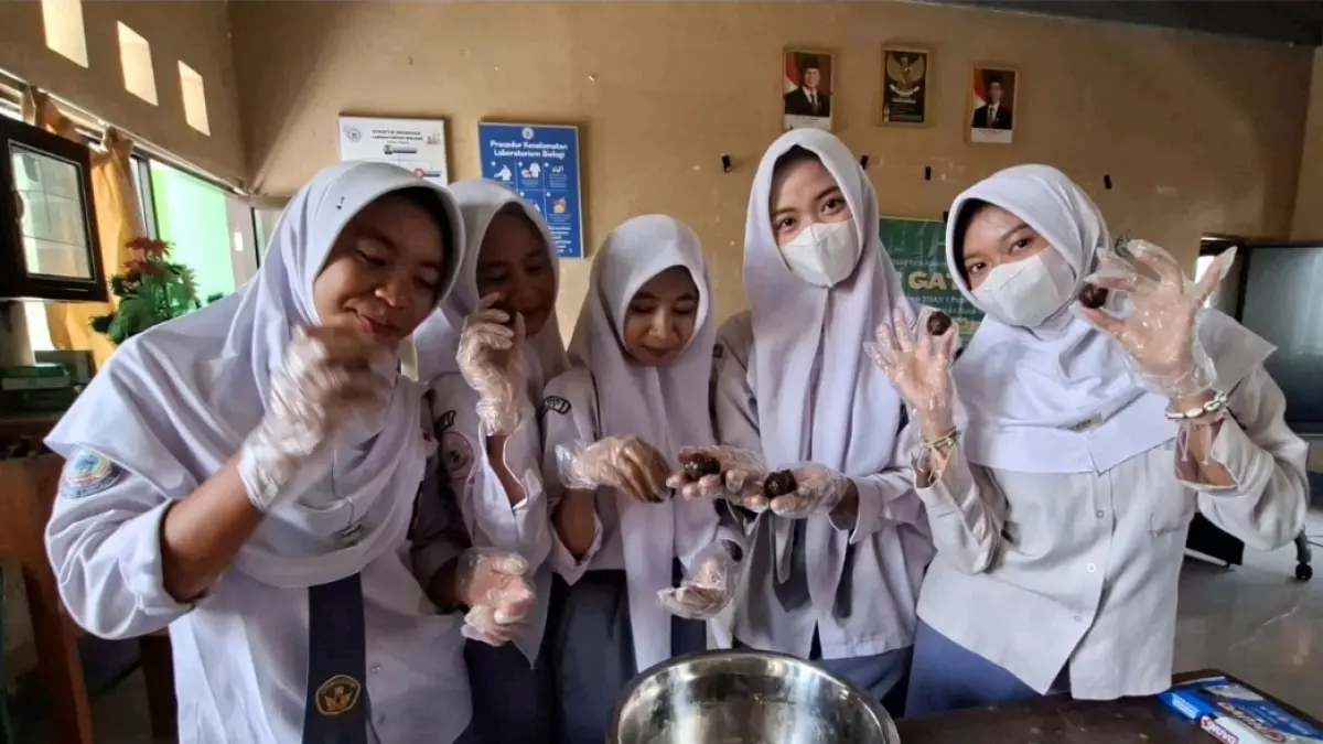 Salah satu program unggulannya adalah Saber KEK (Sarapan Bersama) yang memanfaatkan produk inovasi pangan lokal berupa Nutribar Jago dan Choco Moringa Bites.