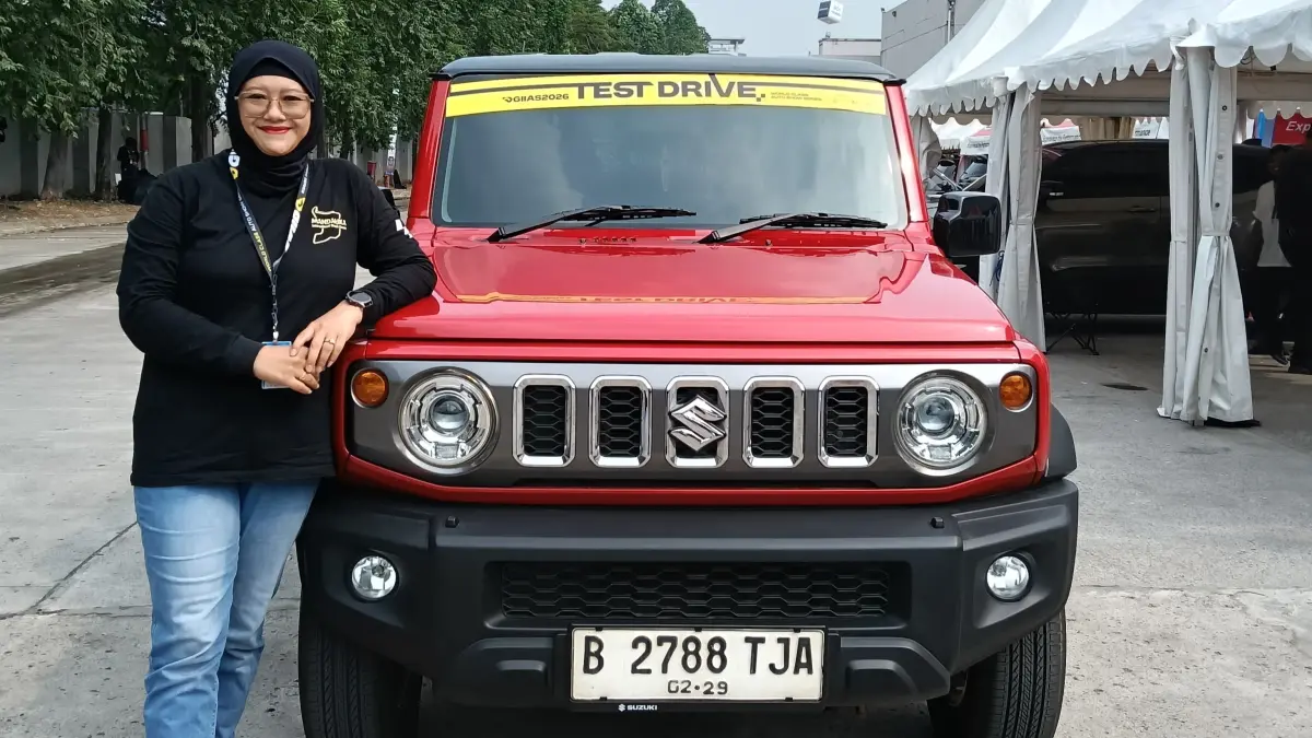 Bagi perempuan yang menginginkan kendaraan dengan karakter kuat, tampilan berbeda, serta kemampuan menjelajah tanpa mengorbankan kenyamanan, Suzuki Jimny 5 Door menjadi salah satu pilihan menarik di segmen SUV. (ist)