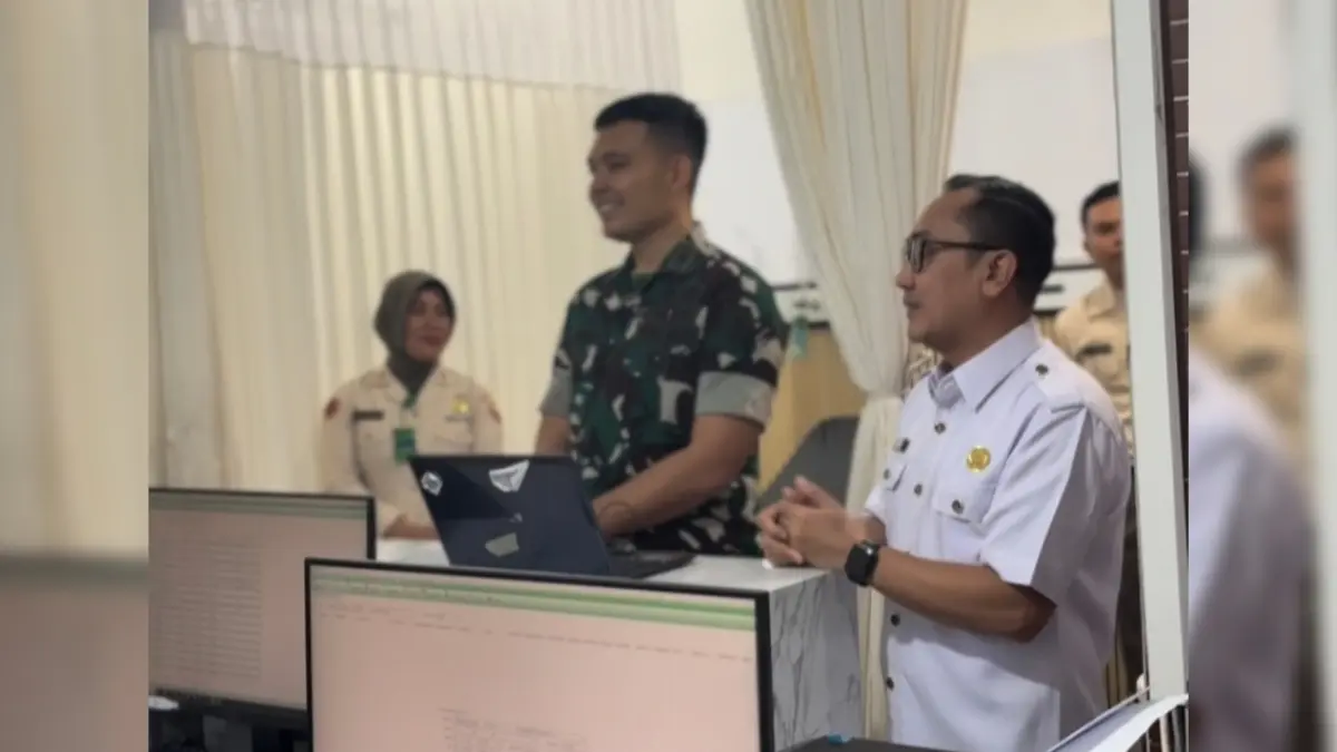 Kepala Dinas Kesehatan Kota Mataram dr. Emirald Isfihan saat memberikan arahan layanan kesehatan di RSAD Wirabhakti Mataram.