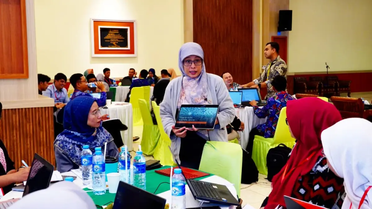 Workshop penulisan artikel ilmiah.