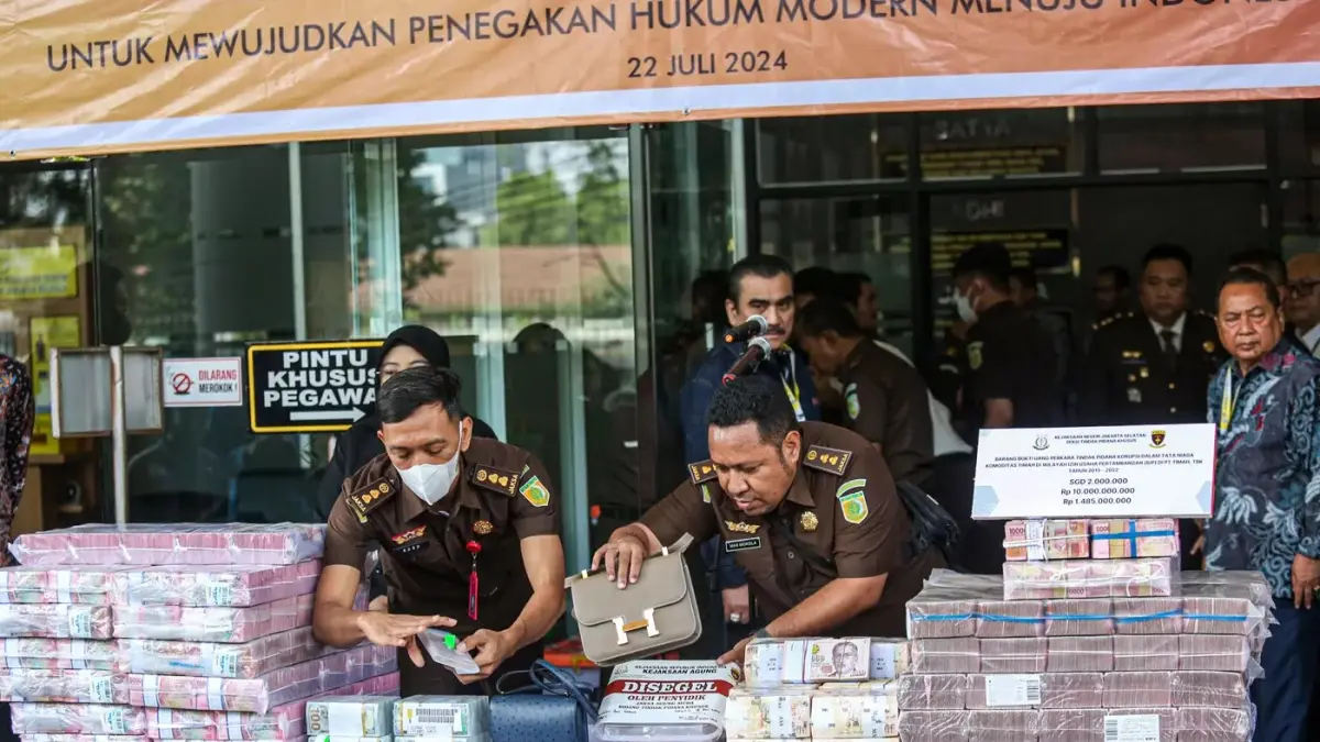 BARANG BUKTI: Tas mewah milik Sandra Dewi menjadi barang bukti kasus korupsi PT Timah. (Foto: jawapos.com)