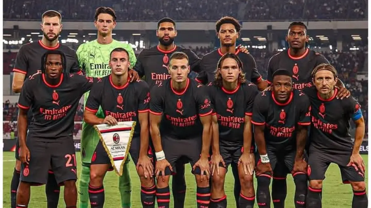 BONGKAR PASANG: Skuad AC Milan yang diturunkan dari menit awal saat kalah 0-3 dari Chelsea. (Istimewa) 