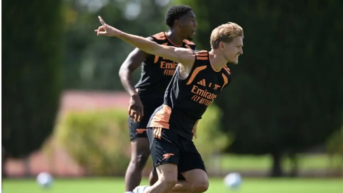 Pemain Arsenal menjalani latihan jelang duel kontra Dortmund. (ARSENAL.COM)
