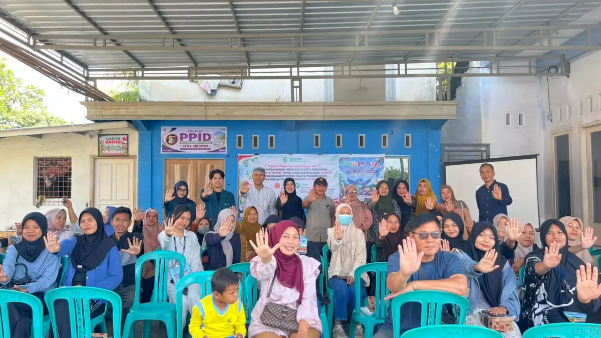 PENGABDIAN: Tim PkM Poltekkes Kemenkes Mataram memberikan edukasi pencegahan stunting dan anemia kepada kader kesehatan serta remaja calon pengantin di Desa Aikdewa, Kecamatan Pringgasela, Lombok Timur.