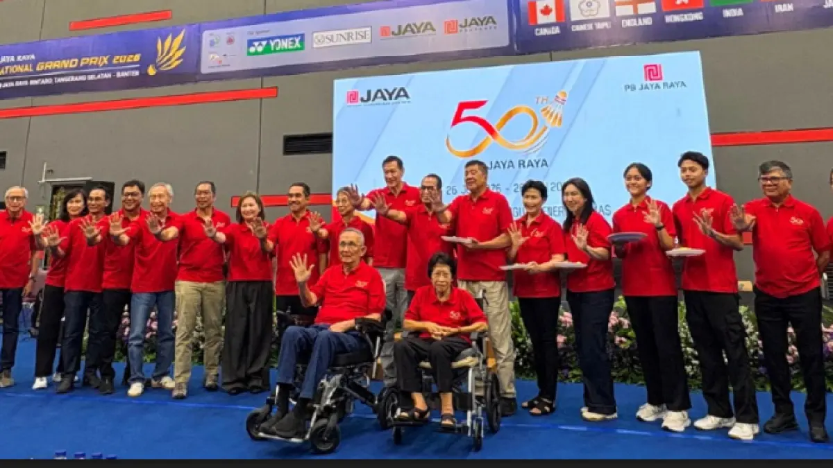 REGENERASI DAN VISI-MISI: PB Jaya Raya saat syukuran HUT Ke-50 di GOR Ciputra PB Jaya Raya,
Tangerang Selatan, kemarin (10/8). Bagi Jaya Raya, prestasi penting, tapi membentuk atlet berkarakter tak kalah krusialnya.
