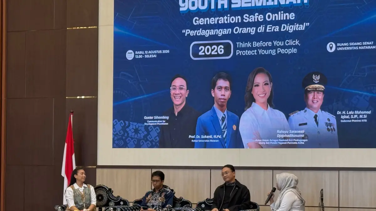 Suasana Youth Seminar Generation Safe Online bertajuk “Perdagangan Orang di Era Digital” dengan tema Think Before You Click, Protect Young People bersama civitas akademika Unram, Rabu (12/8). (YUYUN/LOMBOK POST)