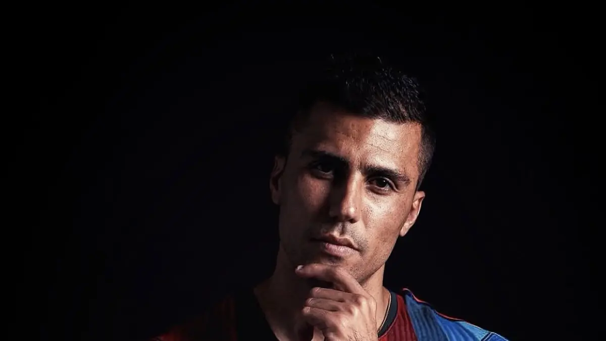 Barcelona kembali guncang bursa transfer. Tawaran ketiga diluncurkan demi boyong Rodri dari Manchester City ke Camp Nou.