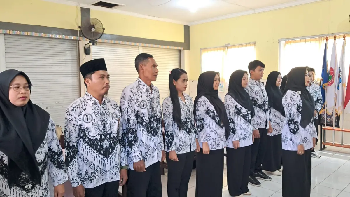 PENGURUS RANTING: Para Pengurus Ranting PGRI Gugus IV Kecamatan Selaparang masa bakti 2025-2030 dilantik di SDN 23 Mataram, belum lama ini.


