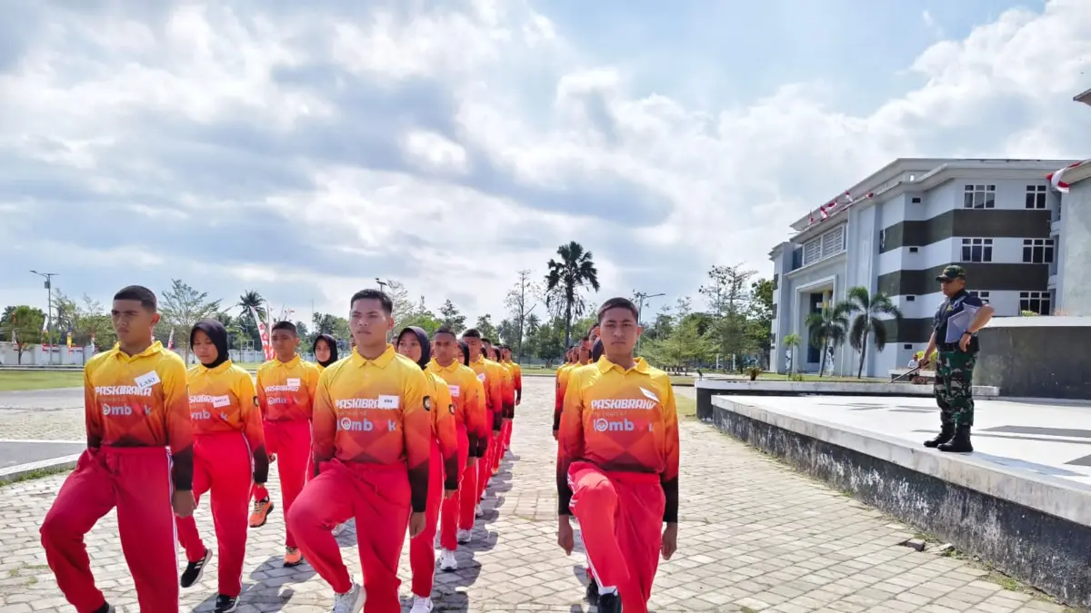 Anggota paskibraka Lombok Tengah berlatih keras dan serius agr memberikan hasil terbaik saat upacara Hari Kemerdekaan RI ke-81 di halaman kantor bupati, Rabu (12/8) lalu.