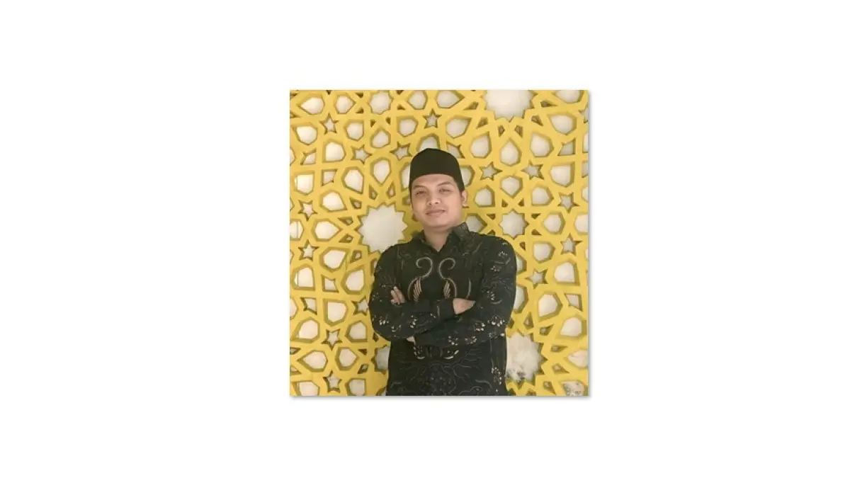 Dr. Arif Sugitanata, S.H., M.H. (S-3 Ilmu Syari’ah Fakultas Syari’ah dan Hukum UIN Sunan Kalijaga Jogjakarta)