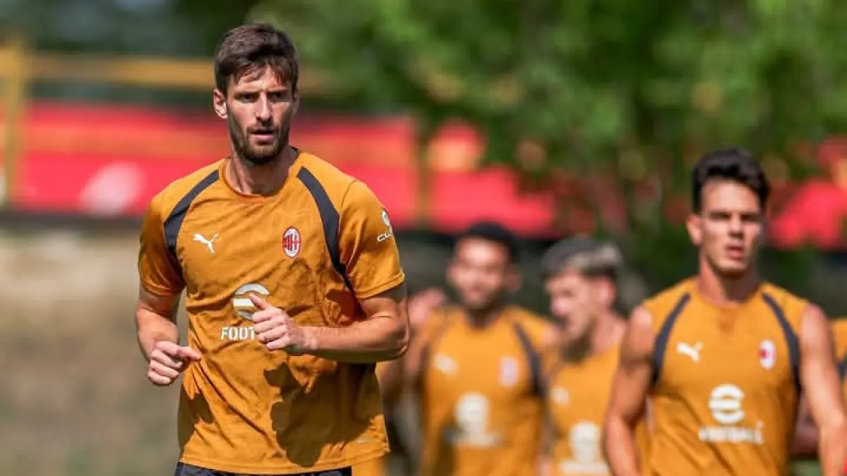 LATIHAN KERAS: Para pemain AC Milan terus mengadakan skill, dan teknik jelang dimulainya Serie A sepekan mendatang. (Istimewa) 