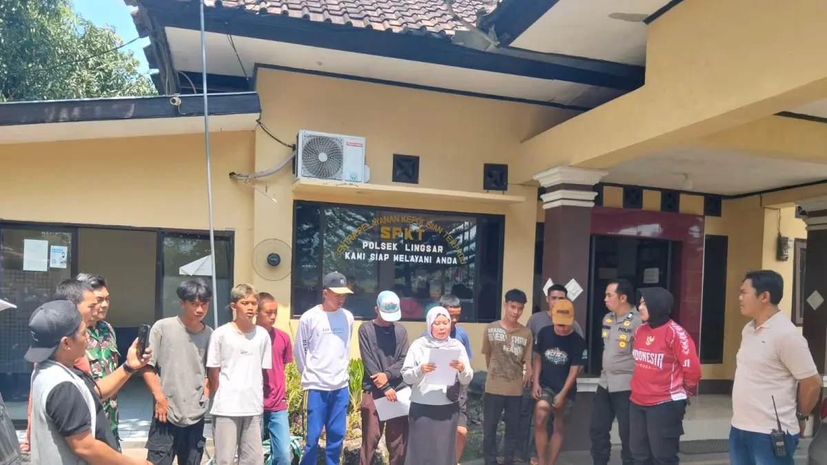 Pembacaan surat pernyataan oleh remaja dan orang tua yang sepakat menyelesaikan permasalahan secara kekeluargaan dan menandatangani surat pernyataan damai.
