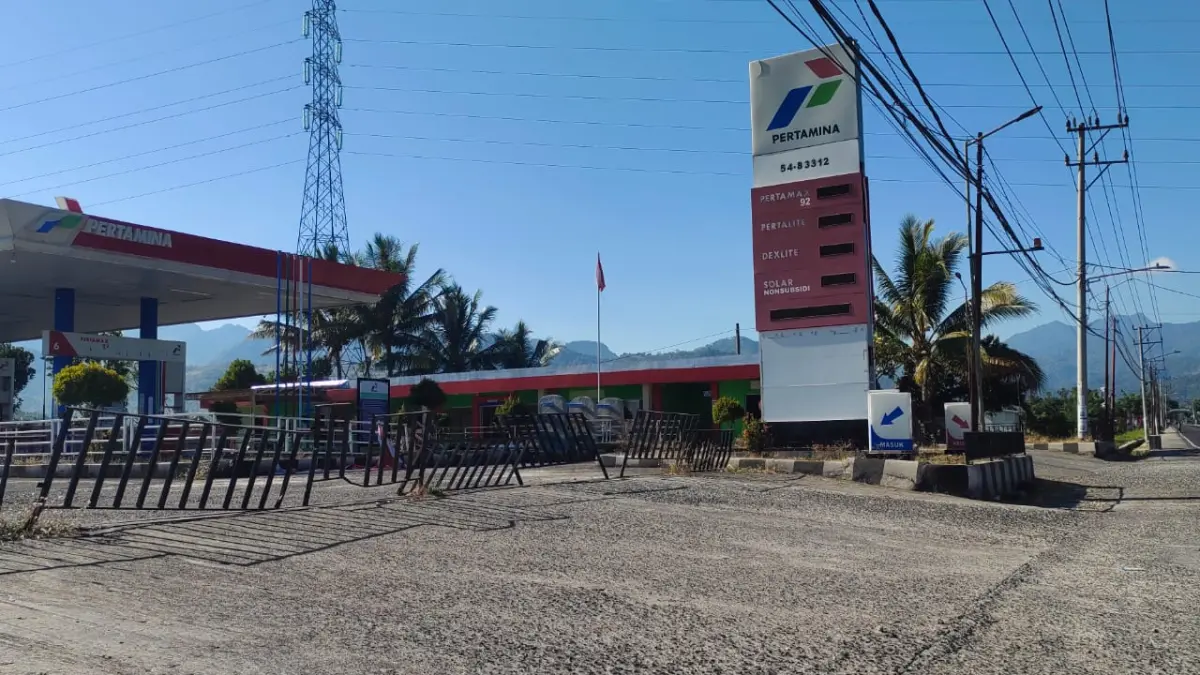 TERUS KOMUNIKASI: Pemda KLU mendorong Pertamina mengoperasikan SPBU Tanjung yang sejauh ini masih ditutup.