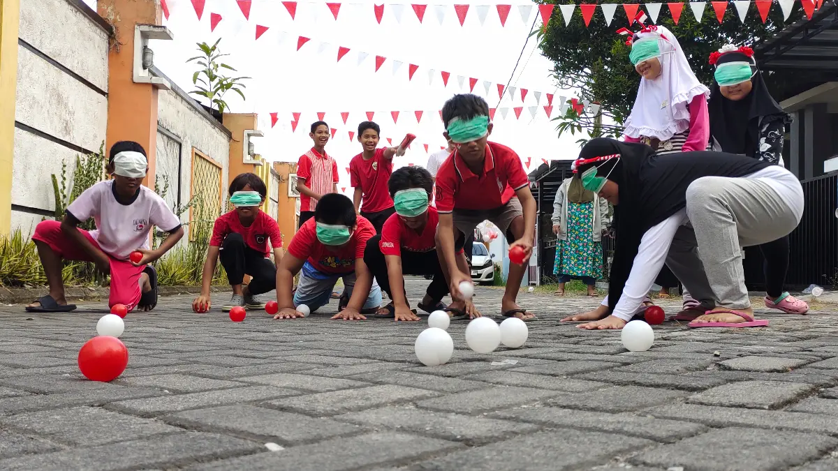 Warga Perumahan Graha Sesela menggelar beragam lomba untuk menyemarakkan Hari Ulang Tahun (HUT) Republik Indonesia (RI) ke-81 pada Senin (17/8). 