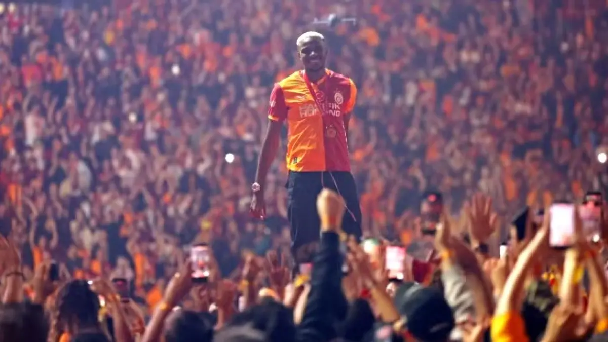 Victor Osimhen menjadi salah satu incaran Arsenal.