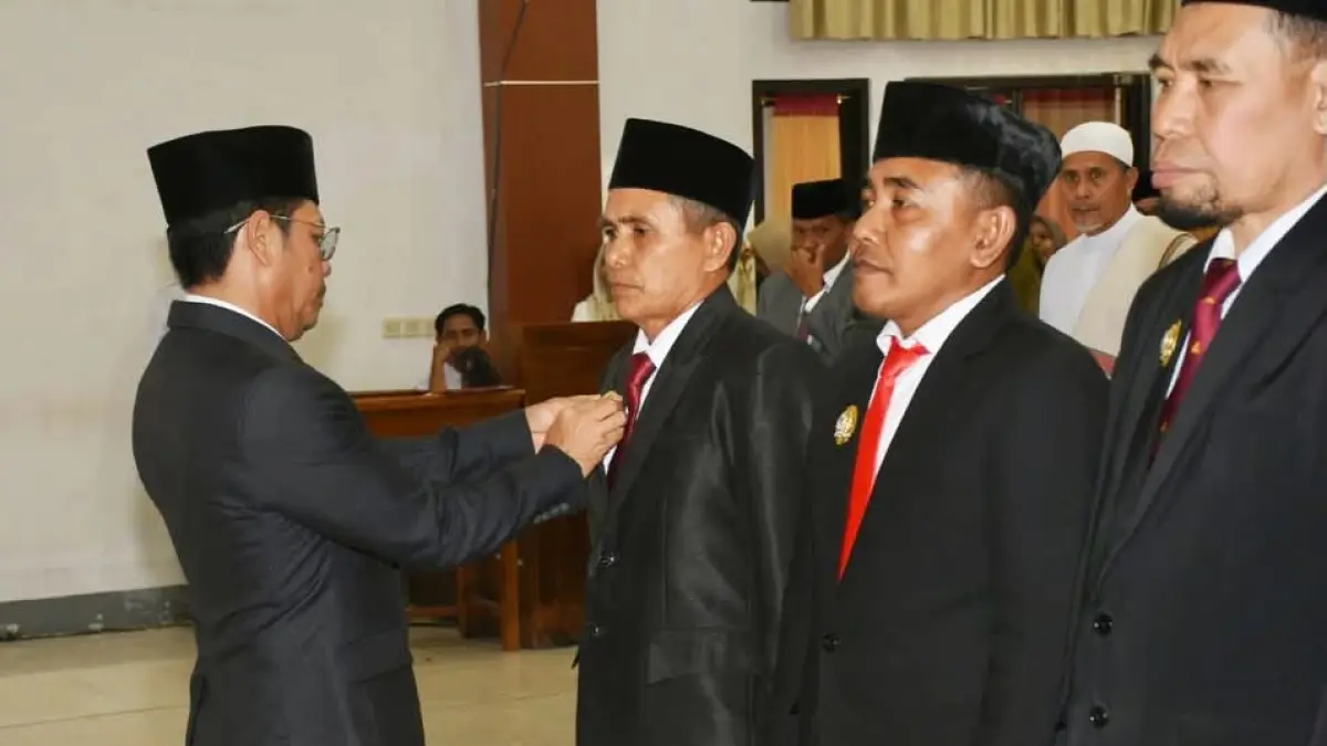 Bupati Dompu Bambang Firdaus melantik pimpinan Baznas periode 2026-2031, Rabu (19/8).