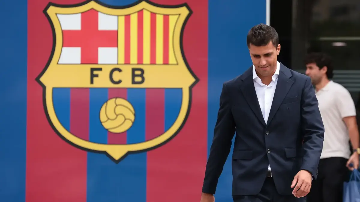 Man City lepas Rodri ke Barcelona €60 juta setelah 7 tahun mengabdi. Raih 4 Trofi Premier League, Champions League, hingga Ballon d