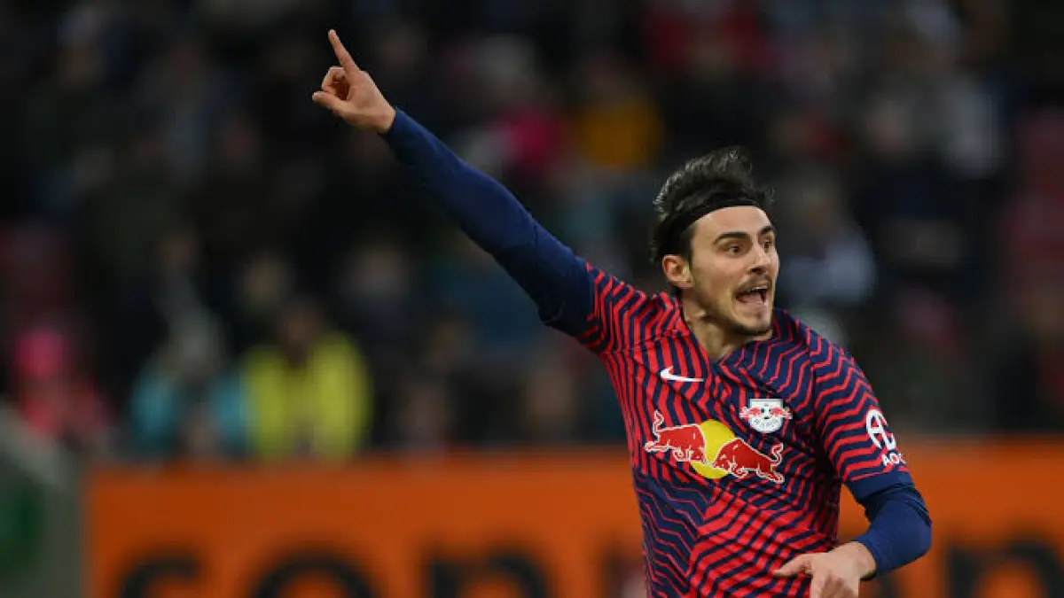 Atalanta segel transfer kejutan Eljif Elmas dari RB Leipzig dalam 24 jam. Maurizio Sarri minta Eljif Elmas perkuat lini tengah.
