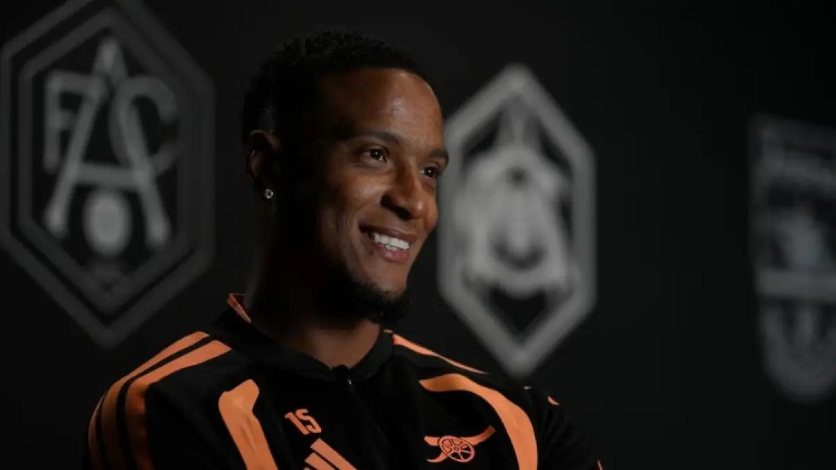Ezri Konsa resmi menjadi pemain baru Arsenal. (ARSENAL.COM)