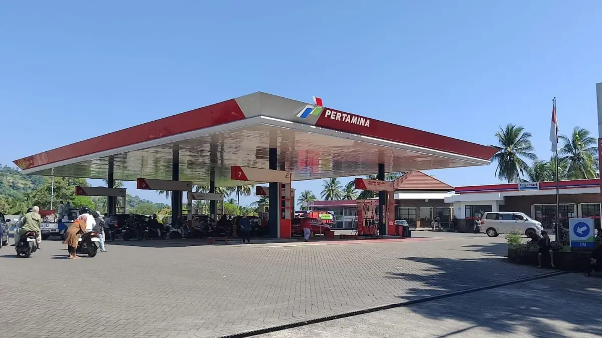 Pertamina Patra Niaga bersama pemerintah daerah memastikan ketersediaan dan penyaluran BBM bagi nelayan di Kabupaten Lombok Utara.