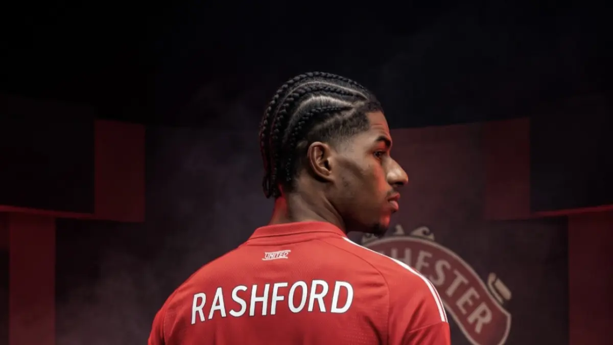 ScreenshotMarcus Rashford resmi pakai jersey nomor 9 di Manchester United musim 2026/2027. Nomor 10 lama Rashford kini dipakai Matheus Cunha.